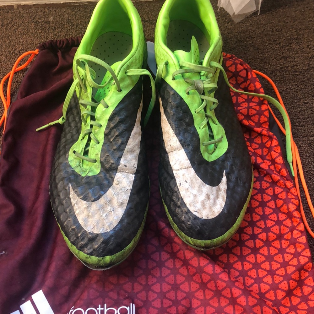 Nike Hypervenom Soccer Cleats - Picture 1 of 4